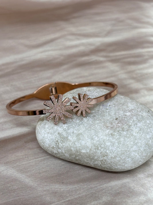 Rose gold flower bangle | NC6107