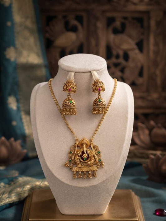Aadhira Temple Necklace Set | MT220