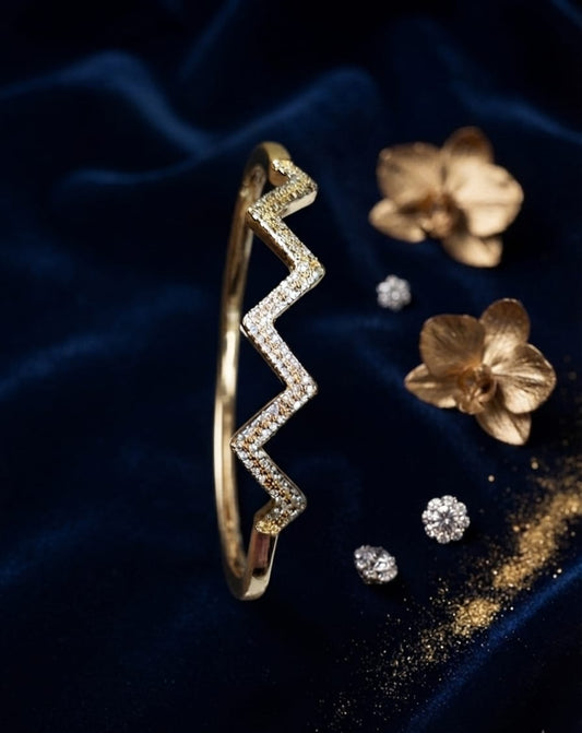 Zigzag Spark Bangle | ESH96
