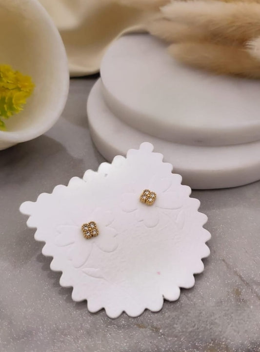 Dainty Vine Studs | ESH132