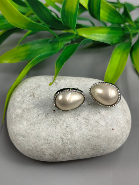 Pearl Stud | K1-113