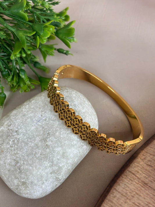 Gold Bangle | NC507