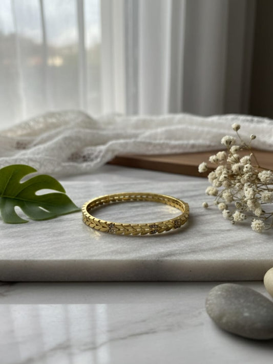 Leaf Bangle | NE148
