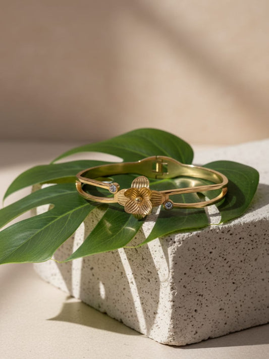 Golden Petal Grace Bracelet | NE150