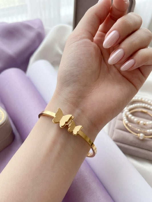 Fluttera Gold Bangle | NE222