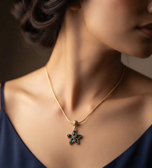 Emerald Blossom Pendant | AT01