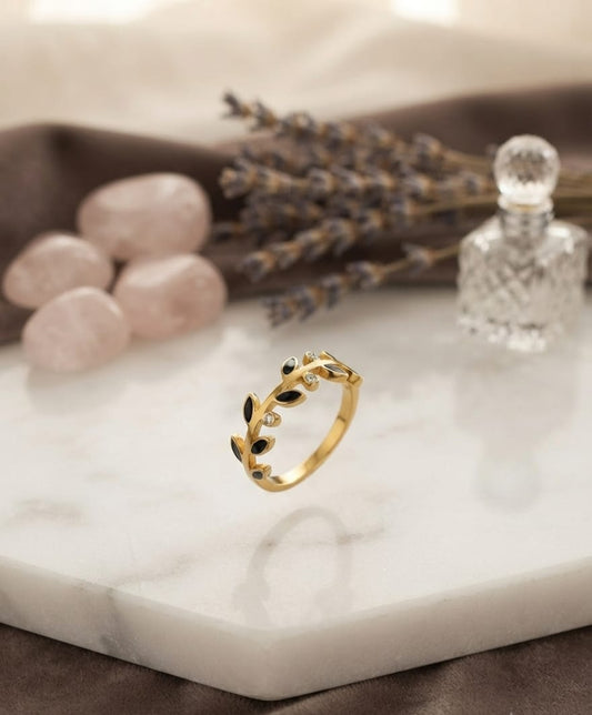 Noir Leaf Ring | ESH49