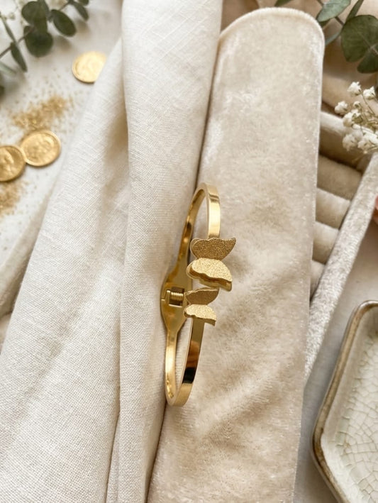 Fluttera Gold Bangle | NE222