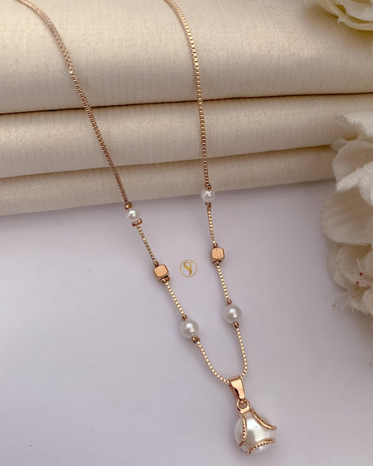 Blossom Drop Pearl Chain | VB1105