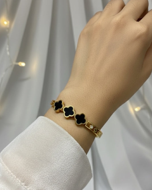 Onyx Charm Bangle | NE1158